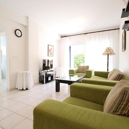 Victor Apartment Пафос Экстерьер фото