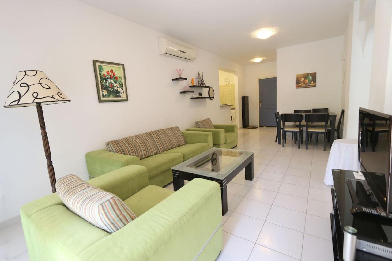 Victor Apartment Пафос Экстерьер фото